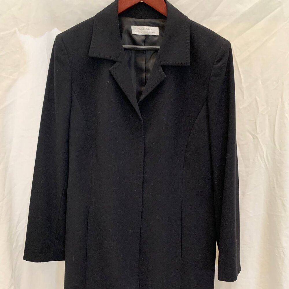 TAHARI Arthur S. Levine black hidden snap coat (12/14)